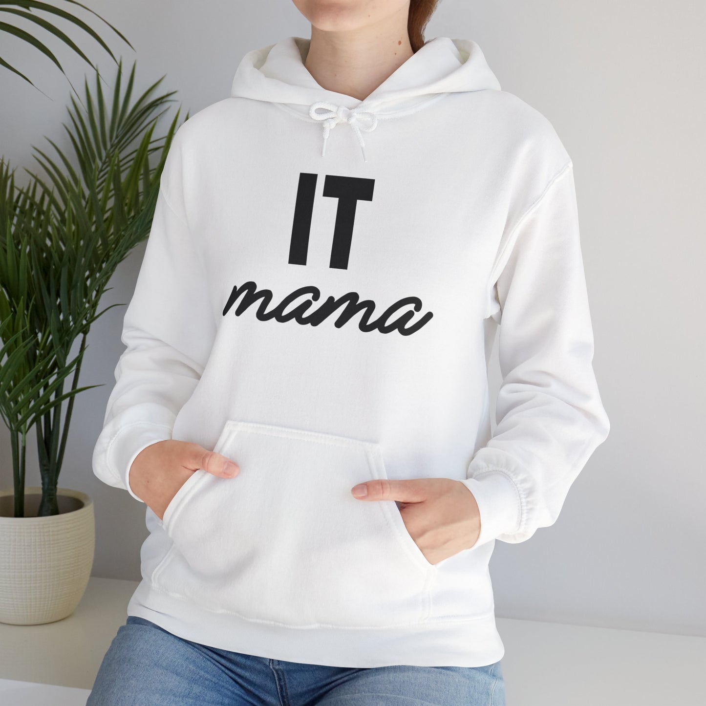 IT Mama Hoodie: Cozy Sweatshirt for Moms in Tech