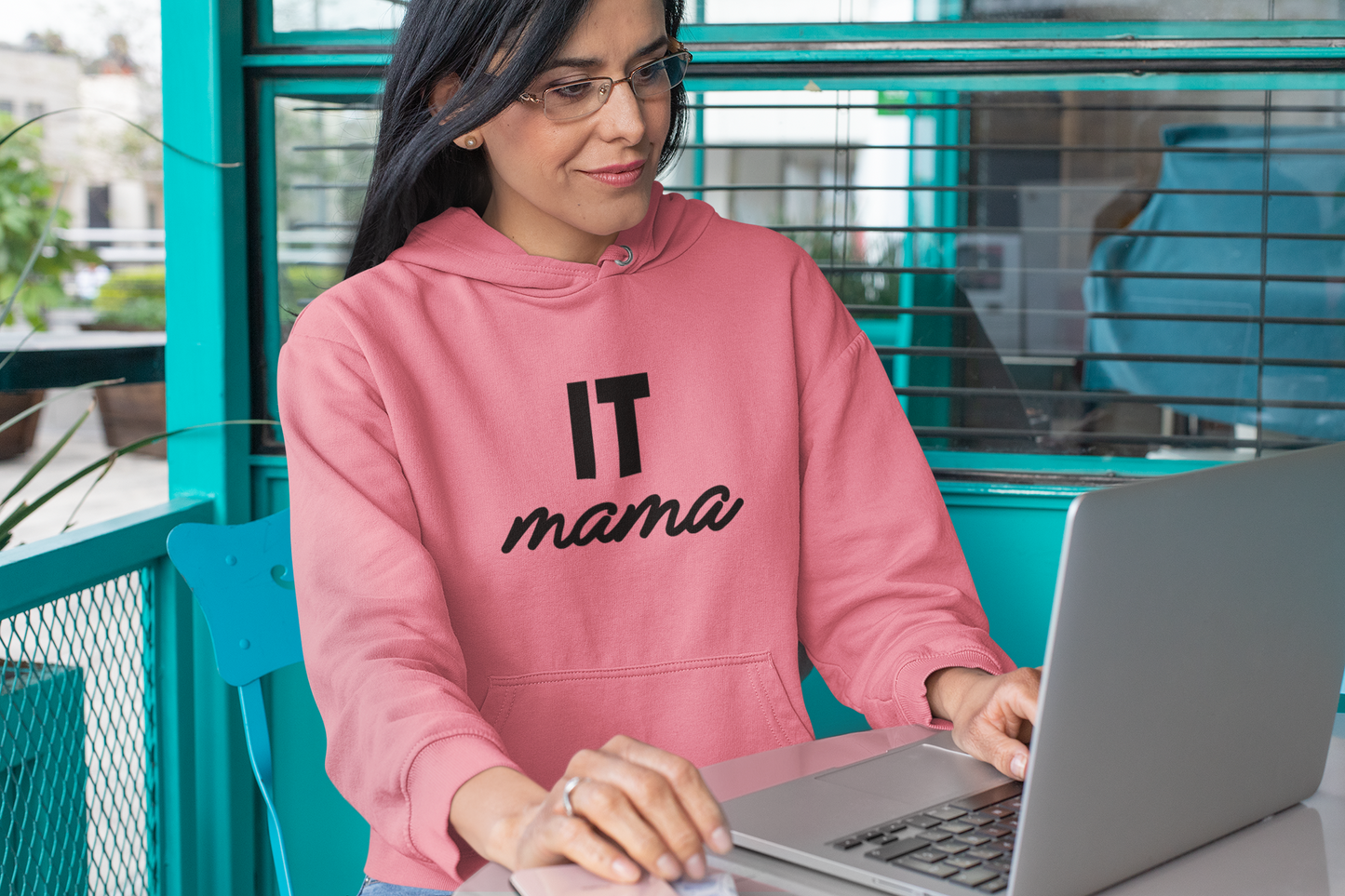 IT Mama Hoodie: Cozy Sweatshirt for Moms in Tech